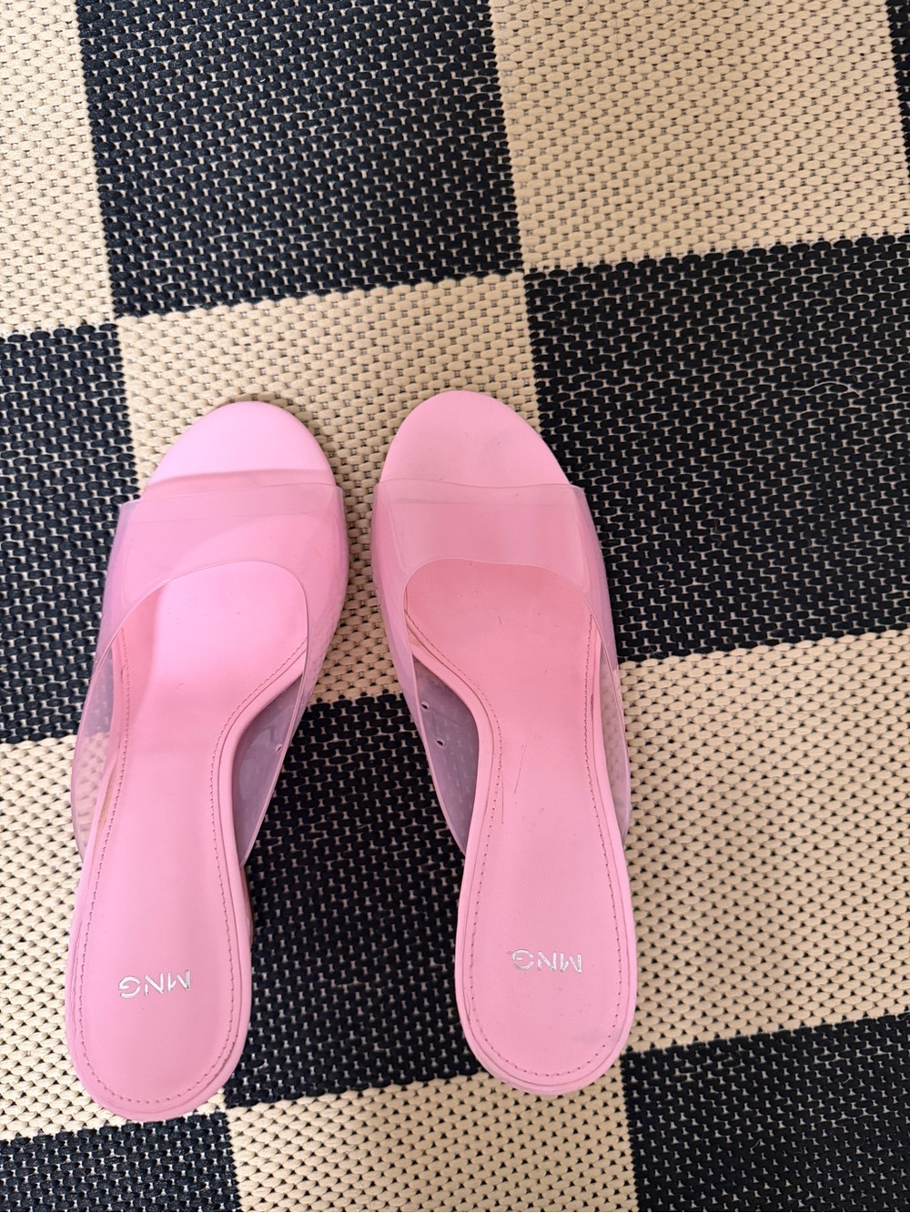Mango pink vinyl wedges
